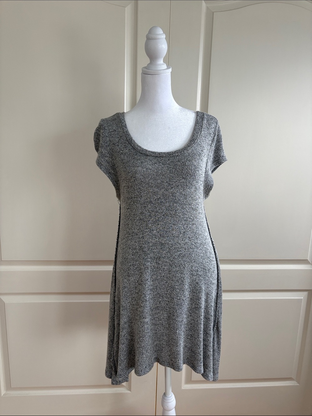 ppla clothing Gray Knit Scoop Neck Swing Dress Size Medium